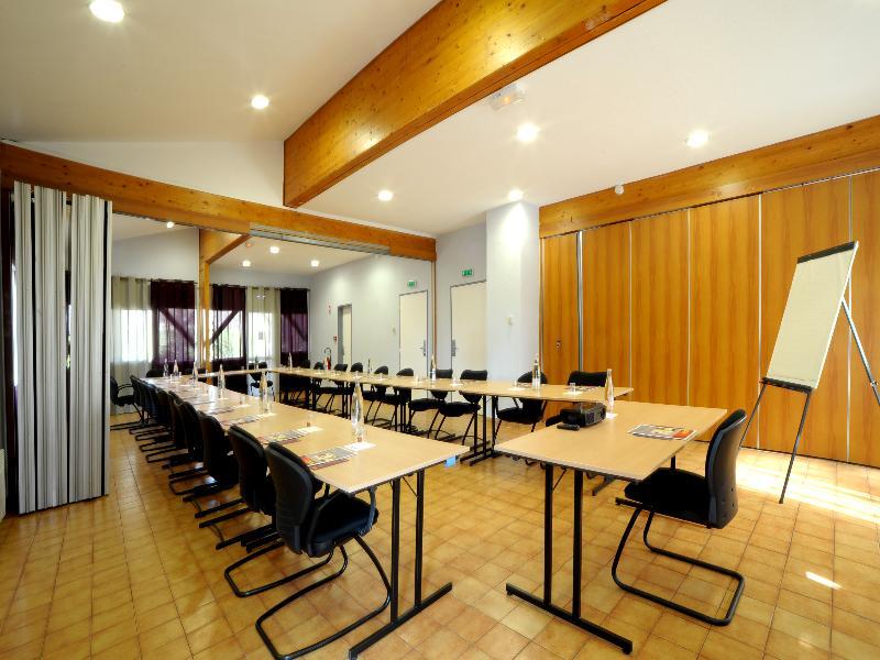 Enzo Hotels Trappes By Kyriad Direct ภายนอก รูปภาพ