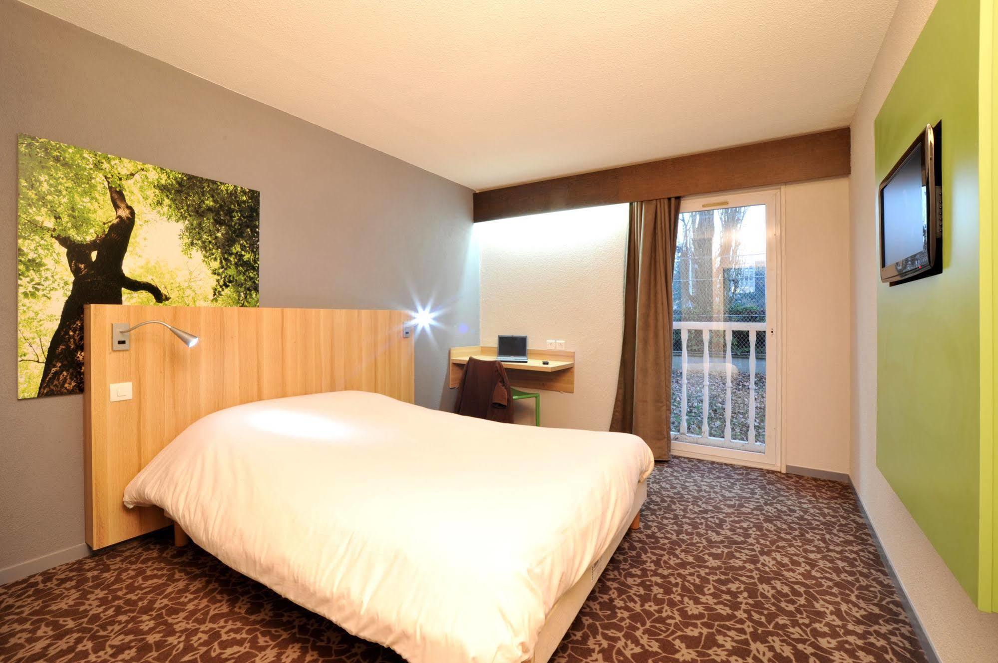 Enzo Hotels Trappes By Kyriad Direct ภายนอก รูปภาพ
